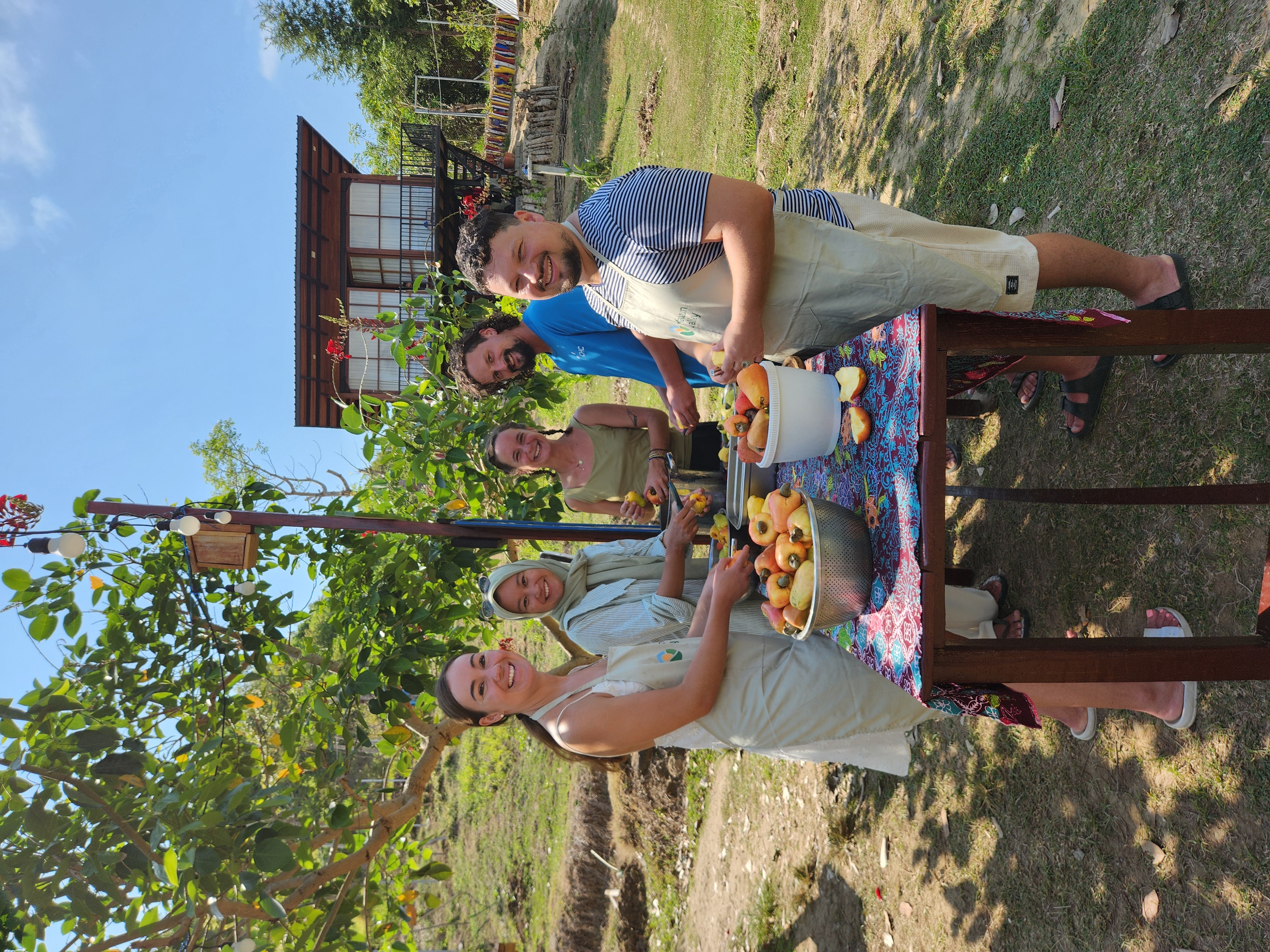 Ibu Noni preparing an Indonesian culinary class at LAKU Culture Lombok